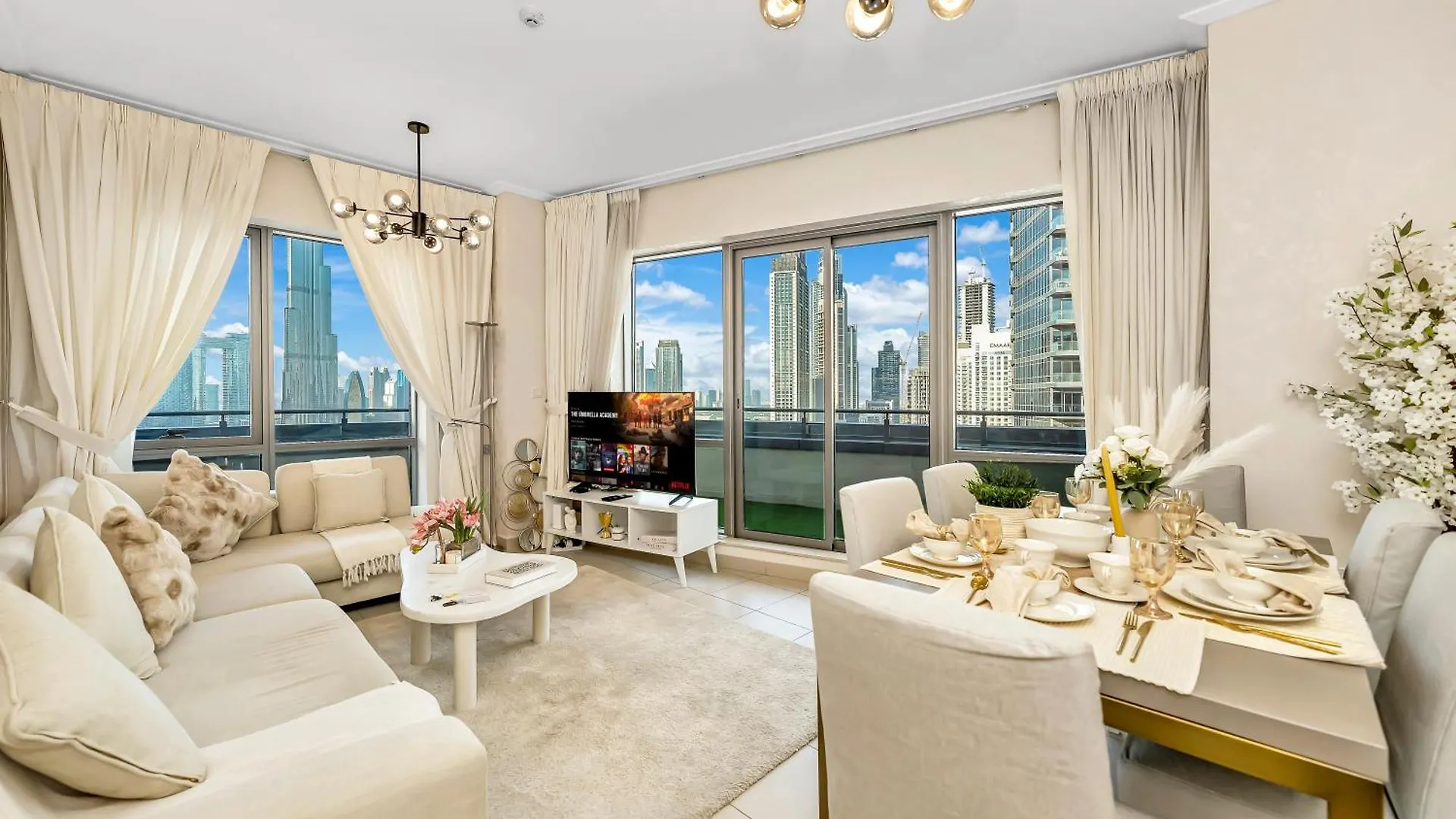Elegant 1 Bedroom Apartment I Burj Khalifa & Fountain Views I Free Gym, Pool, Wi-Fi, Parking & Ps5 I By Skyline Serenity Dubai United Arab Emirates