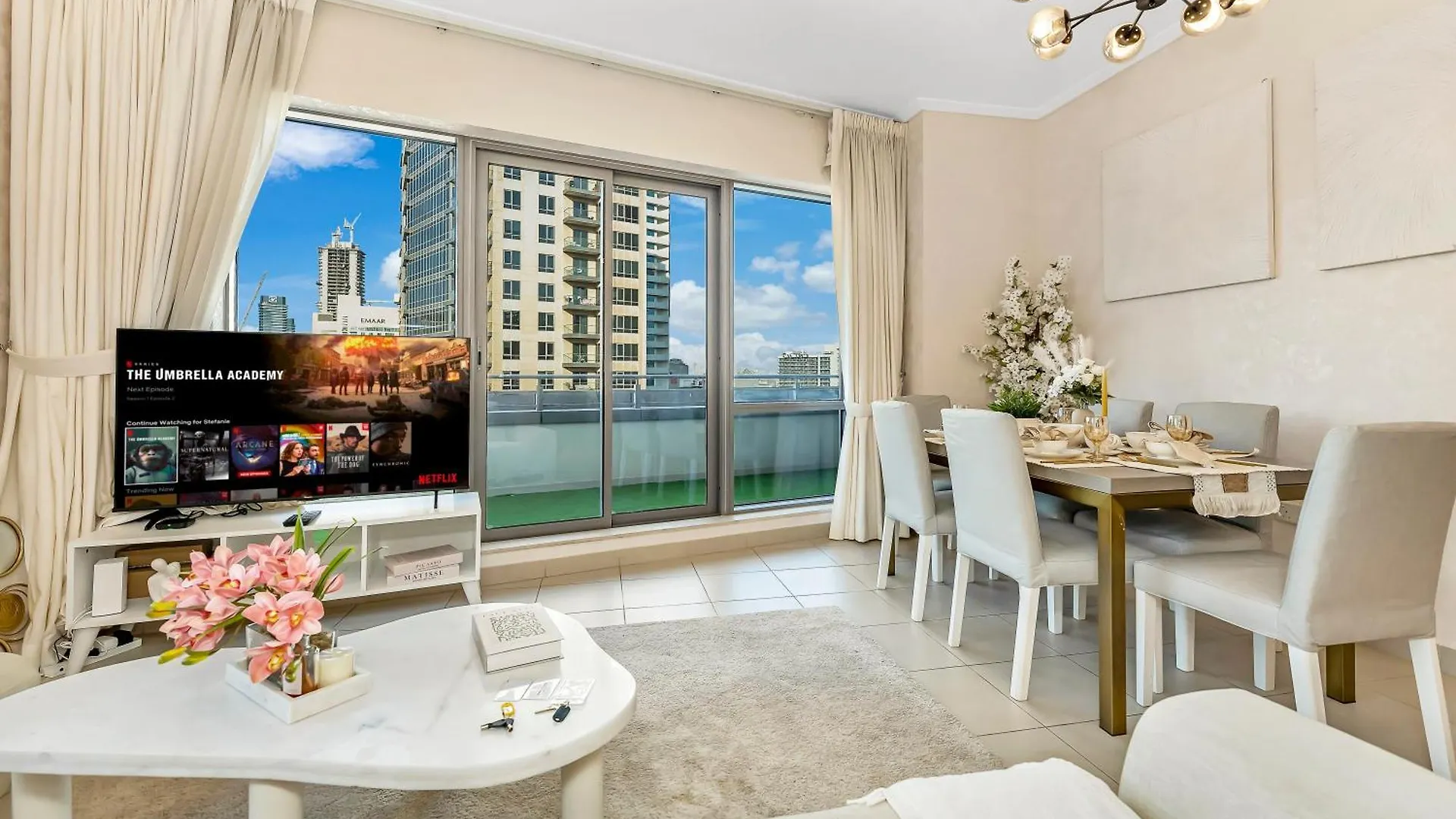 Elegant 1 Bedroom Apartment I Burj Khalifa & Fountain Views I Free Gym, Pool, Wi-Fi, Parking & Ps5 I By Skyline Serenity Dubai